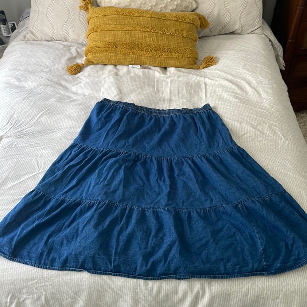 Bobbie Brooks vintage Jean skirt. Size 2/XL/16-18